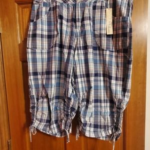 New L.A. Blues check size 18W capris